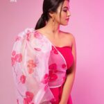 Aparna Das Instagram - Candy crush 🍭😻 . Actress: @aparna.das1 Magazine: @she_india (Tamil) Photography: @stagecraft.photography @nuraphotographyofficial Styled by: @indu_ig MUA: @abhirami_mua Outfit: @beufashions Hairstylist: @vyshalisundaram_hairstylist Earring: @adorebypriyanka Footwear: @taaramitraofficial