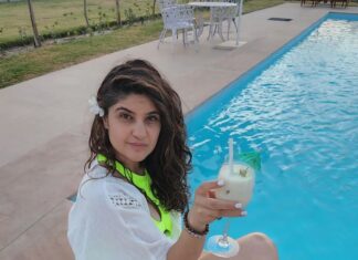 Archana Instagram - #neon #girl #always Even if you can't swim get into the water .. it refreshes you in more ways than u will know ... :) #waterbaby #pool #divein WelcomHeritage Cheetahgarh Resort & Spa