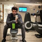 Arun Vijay Instagram - All black!! Love you all..❤🤗 #LuvAV #gymtime
