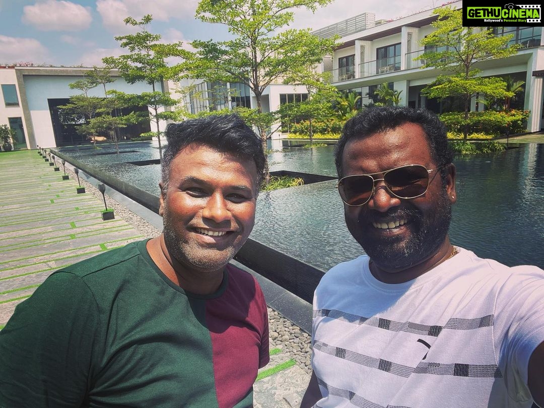 Arunraja Kamaraj Instagram - with @ashokkumar.venuraj cappy 🔥