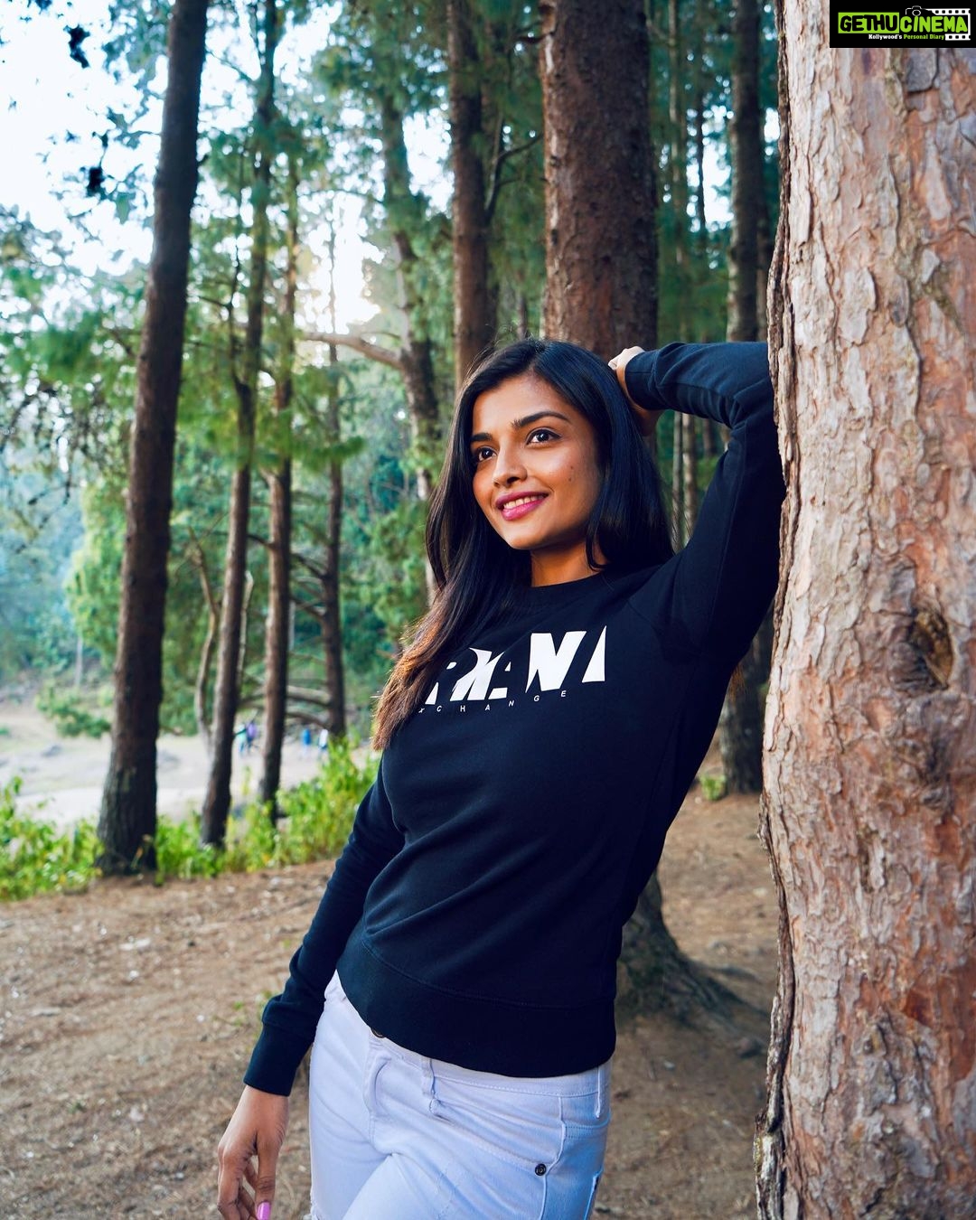 Ashna Zaveri Instagram - Chemistry is great, but eventually your relationship moves out of the laboratory. 💕 — Tim Fargo #seekdeeperconnections