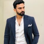 Ashok Selvan Instagram - 🕺🏻”Hey, I put a new suit* on And suddenly everything is right.” Big shout out to @osmanabdulrazak and @wardrobetalks for getting me to look this dapper. #ManmathaLeelai