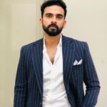 Ashok Selvan Instagram - 🕺🏻”Hey, I put a new suit* on And suddenly everything is right.” Big shout out to @osmanabdulrazak and @wardrobetalks for getting me to look this dapper. #ManmathaLeelai