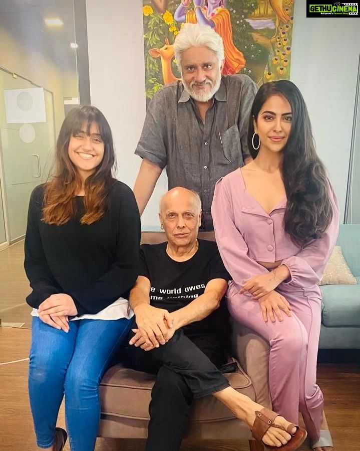 Avika Gor Instagram - 1920 started a new chapter in my life and now another story set in 1920 will kick start in Hindi films the career of the immensely talented @avikagor and the gritty girl director @krishnavbhatt 1920 - horrors of the heart is written by my mentor and guru @maheshfilm - this time I play the producer - cheering from the wings for the emerging talent.
