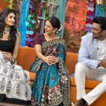 Bhumika Chawla Instagram - Candid on the sets of Chala Hawa Yeu Dya “ —- for the promotions of Operation Romeo —- a beautiful show and loved the performances , laughed at times with tears rolling down :) … Thank you . 💕