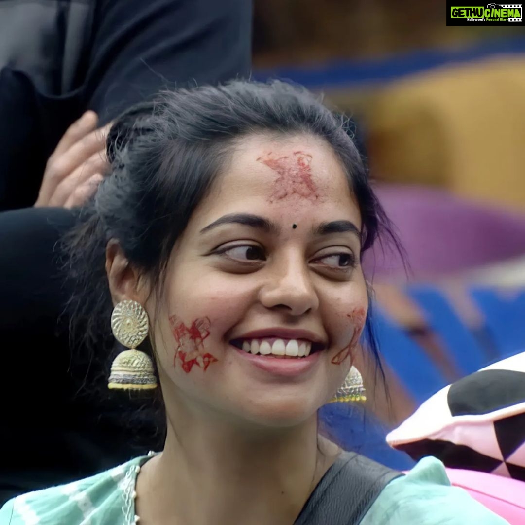 Bindu Madhavi Instagram - Never loose your smile ðŸ˜Š Support Bindu Madhavi  â¤ï¸ Login to Disney + Hotstar APP Search for BIGG BOSS NONSTOP CAST YOUR  VOTE FOR Bindu Madhavi (10 Votes) #