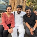 Charmy Kaur Instagram - Staaaar staaaar mega staaaaar 😍😍😍 A total fan moment for myself and #purijagannadh on the sets of #godfather .. @chiranjeevikonidela showered us with his love and best hospitality.. luv u sir 🥰