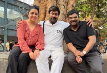 Charmy Kaur Instagram - Staaaar staaaar mega staaaaar 😍😍😍 A total fan moment for myself and #purijagannadh on the sets of #godfather .. @chiranjeevikonidela showered us with his love and best hospitality.. luv u sir 🥰