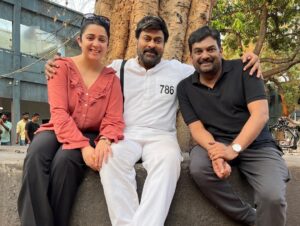 Charmy Kaur Instagram - Staaaar staaaar mega staaaaar 😍😍😍 A total fan moment for myself and #purijagannadh on the sets of #godfather .. @chiranjeevikonidela showered us with his love and best hospitality.. luv u sir 🥰
