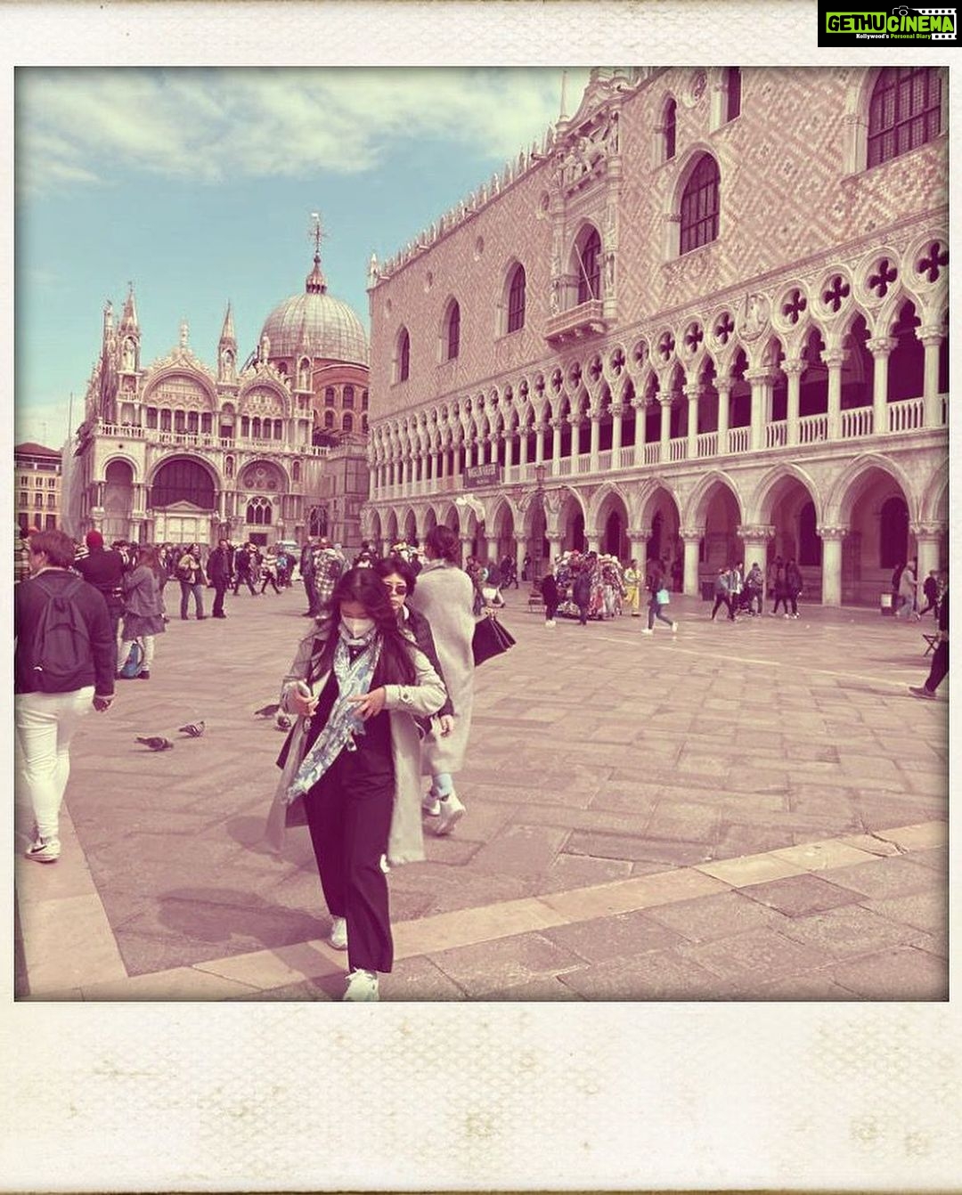 Deepika Padukone Instagram - Venice Photo Dump