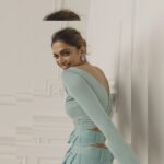 Deepika Padukone Instagram – Celebrating Happiness…🧡

#WhatMakesMeHappy
@chopard
#collaboration