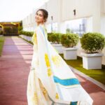 Deepti Sati Instagram - Vishu 🌻✨ Saree : @turmerikofficial Vishu team : @darshan_bhanushali_photography @bhavesh_sanap @fotofilms_production @waghe_sairaj #vishu #instagood