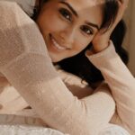 Deepti Sati Instagram - She🥀 #reels #goldenhour #mood #instagood Earth