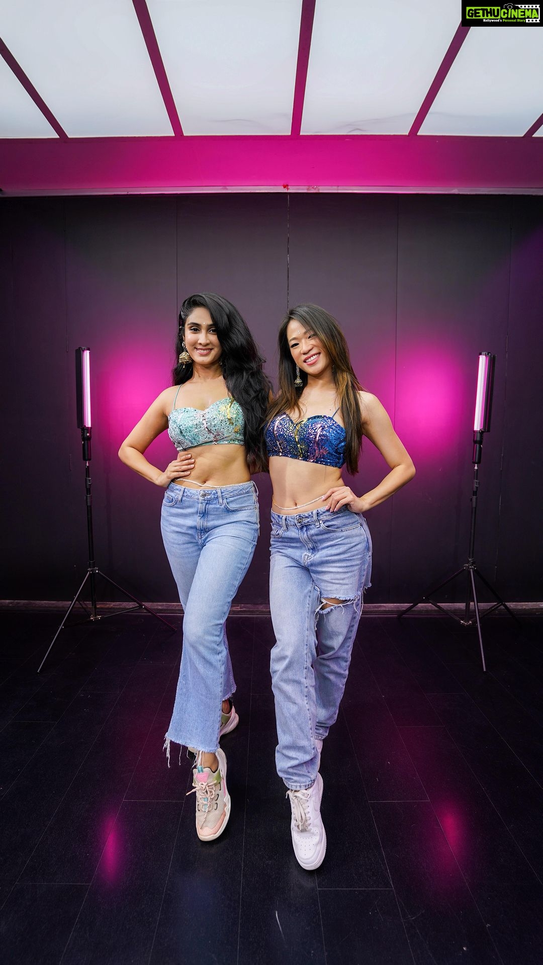 Deepti Sati Instagram - Kyunki Sajna important hai ❤️ Dancing with the wonderful @elinahsiung VC: @ohmygosh_joe DC: @vinaykumawat04 . . #deeptisati #elinahsiung #dance #reels #reelsinstagram #sajnahaimujhesajnakeliye