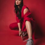 Deepti Sati Instagram - Boom boom 💥 ❤️ Costume : @house_of_vandy Styling : @styyledbyjoe Assisted by : @sanliya_sabu Mua : @zara___makeover Studio : @maxxocreative Picture credits : @pournami_mukesh_photography Photography team : @vishnu__photography___ @rizwanmechoth Special thanks : @huwais.m