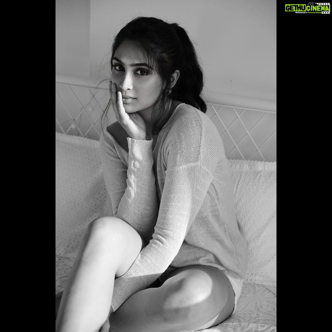 Deepti Sati Instagram - Thinkin about 🥭🤤 #mangoseasonishere #mangolover
