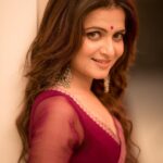 Dhivyadharshini Instagram - Whatever you do , do it Gracefully My fav banaras saree from @eternal_weaves Clicked by master craftsman @camerasenthil Make up by iconic @makeupibrahim Hair by SigaiSirpi @hairstylists_vijayraghavan #saree #banarasisaree #ddneelakandan #dhivyadharshini #fashion #chennaifashion #georgettesaree #vijaytelevison #divaofdecade #prideoftelevision Chennai, India