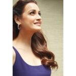 Dia Mirza Instagram - Celebrating Women 💜 Feminine energy in the workplace not only leads to balance it makes the world a better place. Happy to have presented felicitations to the ‘Best Organisations for Women’ by @et_edge. Outfit Courtesy @gauriandnainika Earrings by @mahesh_notandass Bracelets by @vandalsworld_unofficial (these are lab grown 💎 that are equal parts pretty and a better choice for the environment. ) Styled by @theiatekchandaney Assisted by @jia.chauhan MUH by @shraddhamishra8 Photos by @shivamguptaphotography India