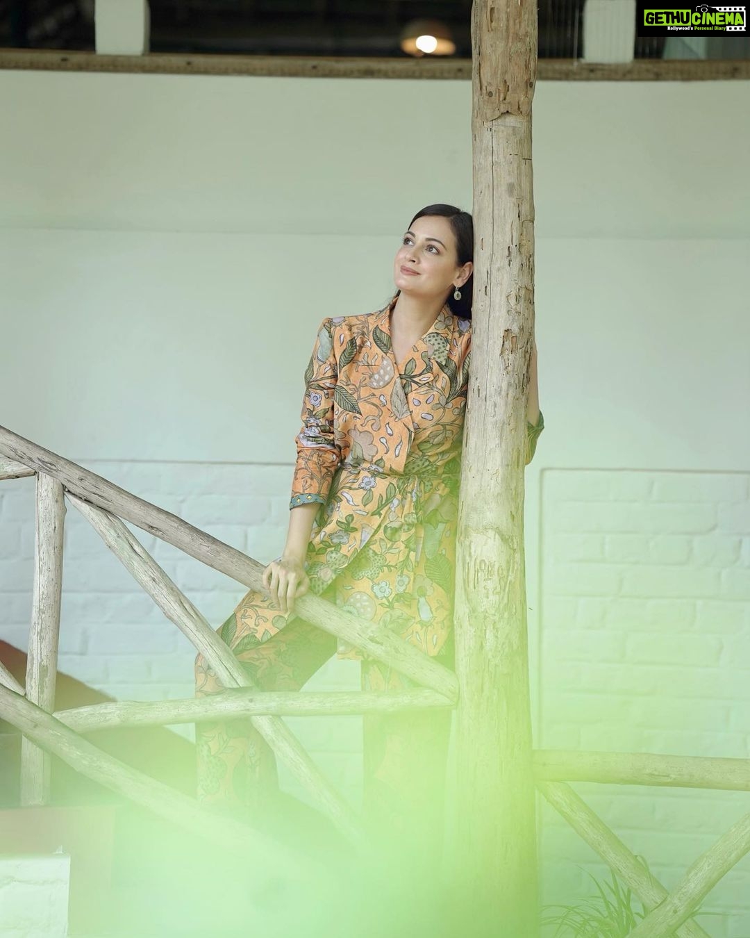 Dia Mirza Instagram - The wild always makes me smile 💚🐯🐘🌳 we chose this beautiful handcrafted creation to wear for our meeting of CEO’s for this years @wildlifetrustofindia #ClubNature. Thank you @ekastories.store for this outfit. Styled by @theiatekchandaney Assisted by @jia.chauhan Photo’s by @tony_samoth Location @spicevillage_cghearth #SustainableFashion #SlowFashion #SDGs #GlobalGoals #MadeInIndia Periyar, Thekkady