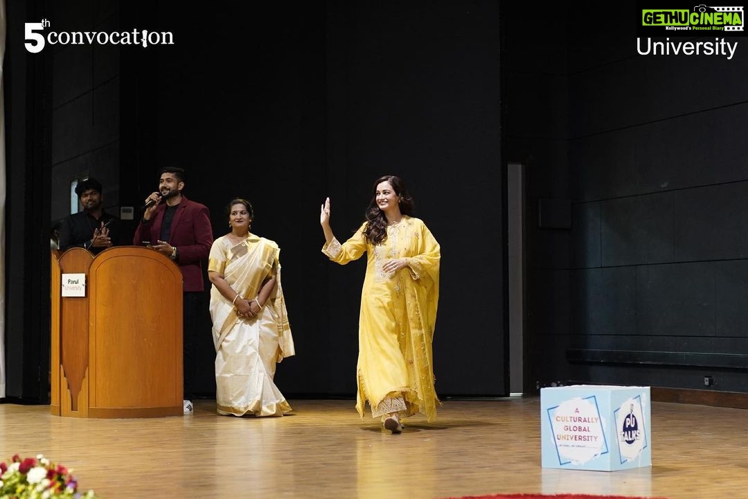 Dia Mirza Instagram - It only takes one โDiaโ to light up an entire room!๐๐ธ Sharing with you a few glimpses from our recently organized PU Talks edition with the guest speaker, Ms. Dia Mirza. From being a phenomenal actress to an active advocate for the environment as well as human rights, Ms. Dia Mirza has done it all with great poise. The PU Talks session consisted of an interactive Q & A segment where our students had the opportunity to discuss important issues and their solutions with the guest. A few students even came up with handmade gifts, art, and self-written poems for her. She then ended the session with an appeal to the youth about being more aware of the importance of environmental conservation. It was filled with love, laughter, learning, and some tears of joy with the big-hearted diva, Dia!โค #diamirza #5thPUConvocation #paruluniversity #PUTalks Vadodara, Gujarat, India