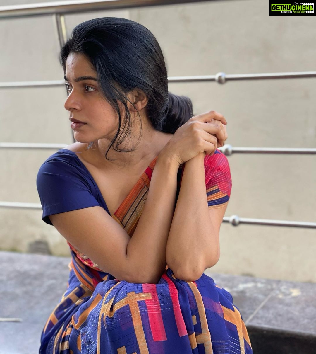 Actress Divya Bharathi HD Photos and Wallpapers January 2022 - Gethu Cinema