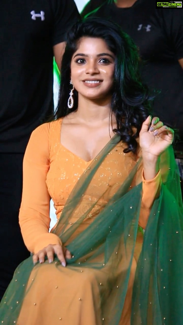 Actress Divya Bharathi HD Photos and Wallpapers March 2022 - Gethu Cinema