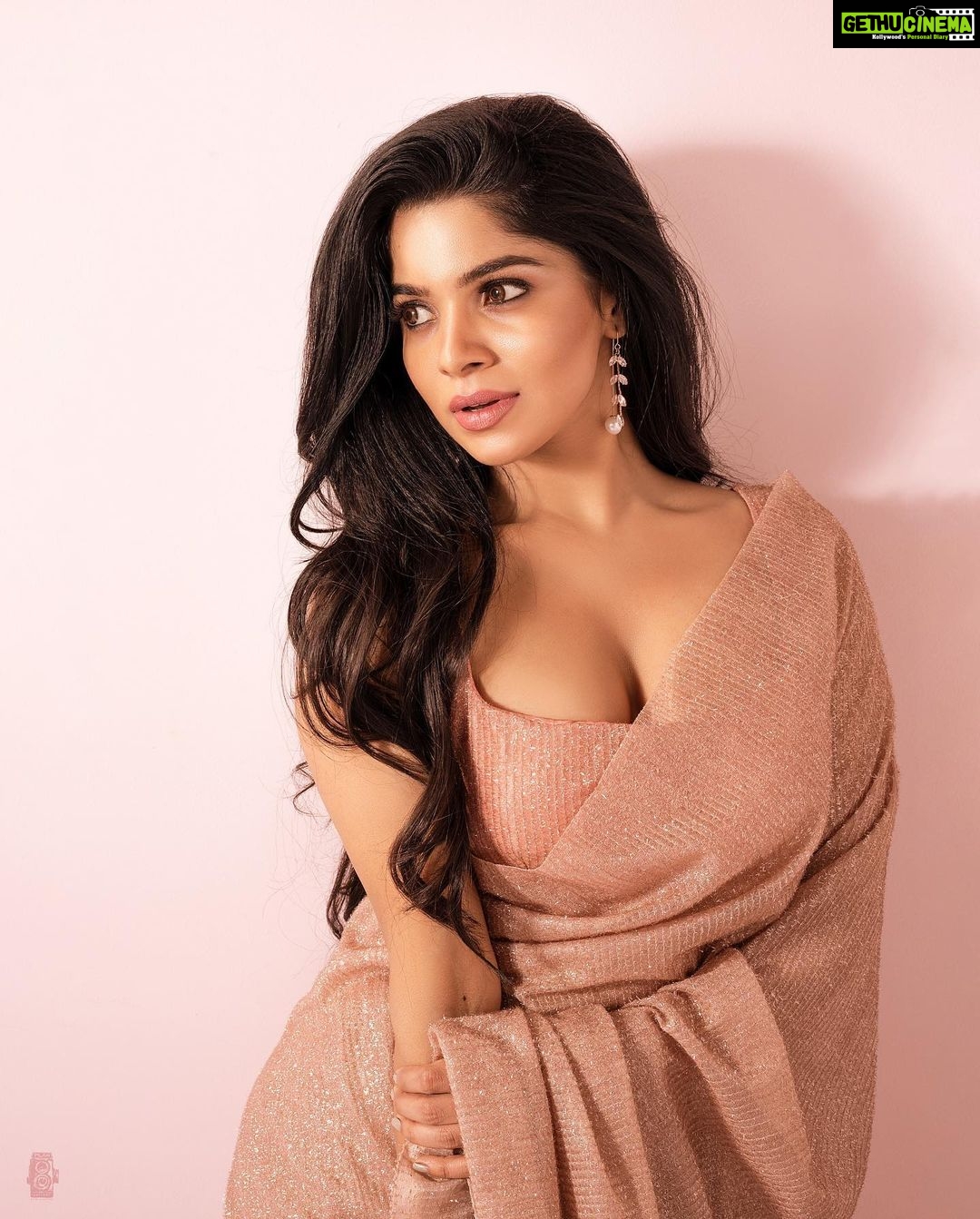 Divya Bharti Full Sex Video - Actress Divya Bharathi HD Photos and Wallpapers March 2022 - Gethu Cinema