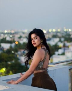 Divya Bharathi Instagram - 🤎🤎

Beautiful outfit @razak_creations 
Hair by  @hairstylebyarty 
📸 @pk_views