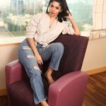 Divya Bharathi Instagram - Just me chilling in my oversized shirt and a baggy jeans🤓 Shot by @frames_by_nithin Mua @oasiaugustina94