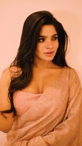 Divya Bharathi Instagram - Happy Valentine's Day to you all. Let's spread love and love and love only❤️ My dream team : outfit @devraagh Stylist @styled_by_arundev Beautifully shot by @jibinartist MuaH @shibin4865