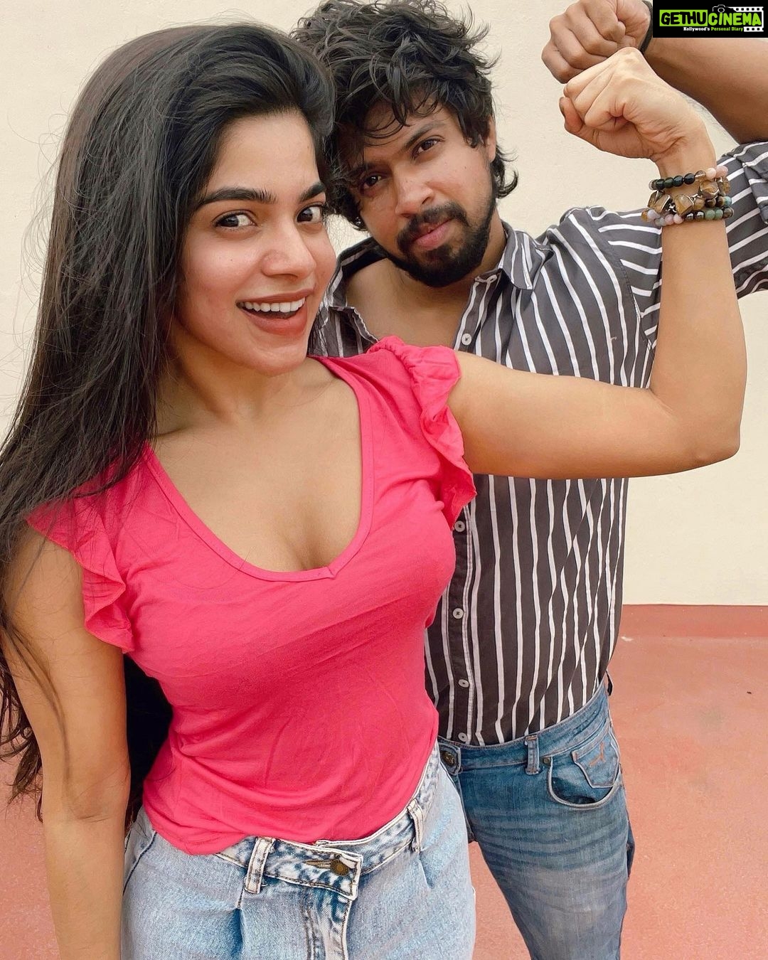 Divya Bharathi Instagram - Happy Birthday to my handsome little brother @mahi0665 built-in best friend for life and partner in everything. Forever.💗And for those of you who always ask: nope, we’re not twins! We may look alike but he’s actually one year younger to me😬