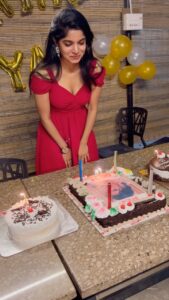 Divya Bharathi Instagram - B’day 28/01 ❤️

Blessed to have you all in my life💫 #grateful