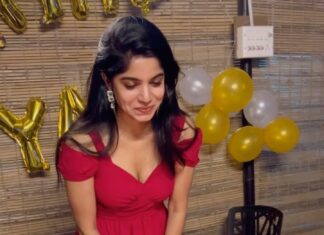 Divya Bharathi Instagram - B’day 28/01 ❤️ Blessed to have you all in my life💫 #grateful