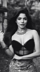 Divya Bharathi Instagram - 🌻🌻