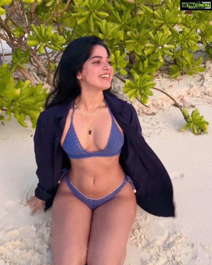 Divya Bharathi - 761.3K Likes - Sun, sky, sea….in the mood of maldiveees🌊🏝🦈