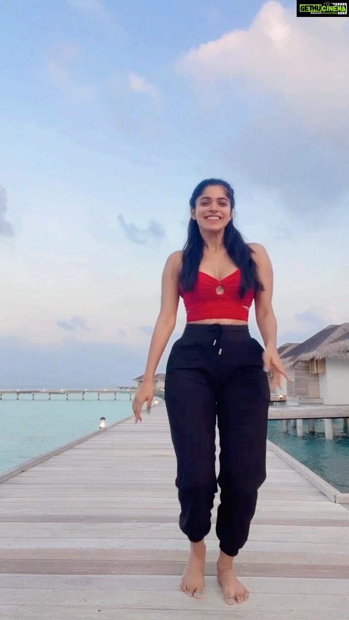 Divya Bharathi - 675.7K Likes - Let’s #halamathihabibo 💯