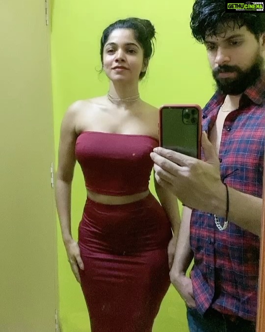 Divya Bharathi Instagram - #fliptheswitchchallenge #fliptheswitch #siblinggoals Ps. Just a sibling thing😜 @mahi_0665