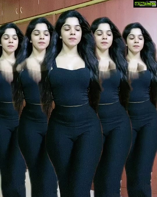 Divya Bharathi Instagram - #clonesquad #shakirachallenge