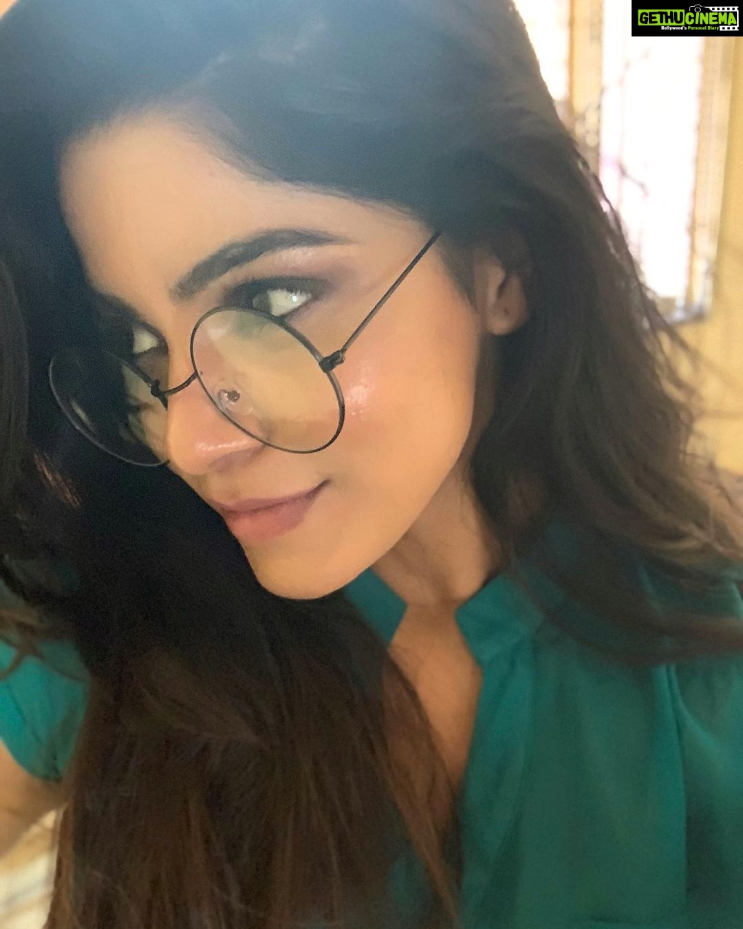 Divya Bharathi Instagram - Love. Love. Love.