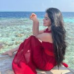 Divya Bharathi Instagram – Ocean air, salty hair 🏝
 

@pickyourtrail @cocogirimaldives

#Pickyourtrail #UnwrapTheWorld #LetsPYT #CocogiriMaldives #Cocogiri #Maldives Cocogiri Island Resort