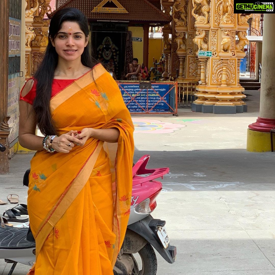 Divya Bharathi Instagram - To a new beginning❤️ Mommy @latha639 broski @mahi_0665 Prathyangira Devi Temple, Shollinganallur
