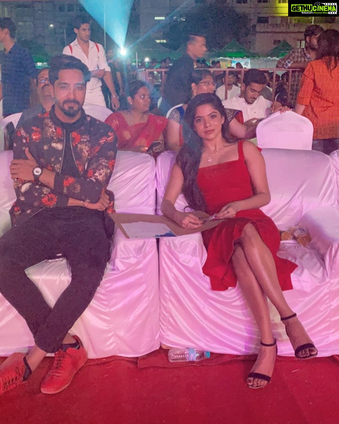 Divya Bharathi Instagram - Thank you @srm.hashtag2k19 for inviting me to be one of the guest judges for their fashion show. I had so much fun and it was amazing to see all those young talents of Chennai. Thank you @gk_.photography._ for the pictures.