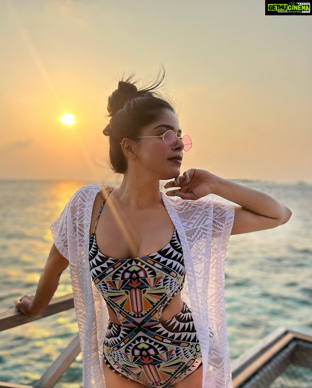 Divya Bharathi - 648.8K Likes - All you need is love and sunsets🌤
Pc @oasiaugustina94 😘
@pickyourtrail @cocogirimaldives
#Pickyourtrail #UnwrapTheWorld #LetsPYT #CocogiriMaldives #Cocogiri #Maldives