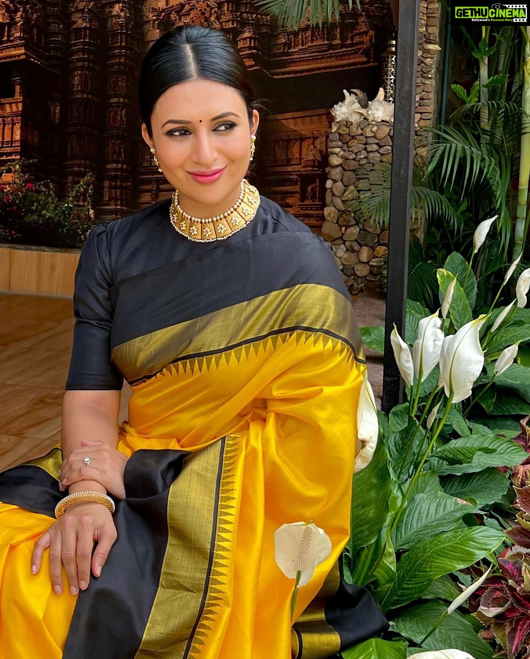 Divyanka Tripathi Instagram - Thankfully Indian formal is beautifully festive. Styled by @stylingbyvictor @sohail__mughal___ Accessories @kushalsfashionjewellery Saree @kankatala_ @allboutcommunication Pictures by @priyanka_sameer_tiwari