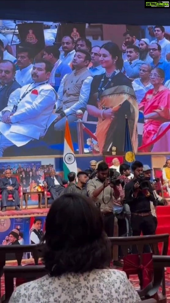 Divyanka Tripathi Instagram - You are a pride to MP and India both. Keep inspiring! ❤️❤️🙏🙏 @divyankatripathidahiya ma'am honoured with @championsofchangeawards by the Governor and Chief Minister of Madhya Pradesh, Shri Mangubhai Patel and Shri Shivraj Singh Chouhan, respectively. #champion #queenofhearts #divyankatripathi #award #love #respect #inspiration #redfeatherentertainment #keepgoing #manymoretocome❤