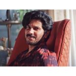 Dulquer Salmaan Instagram - When senior tells you to, “Catch the light” “Look at the camera” “Don’t fake smile” And your knees are wobbly cause it’s him behind the Lens. 📸 @mammootty #photographingmeforever #foreverbehindthecamera #onebehindourbestcaptures #fatherslove #blessed