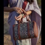 Dushara Vijayan Instagram - "The need of the hour is local, organic & sustainable.. The brand (Zouk) stands out by fusing Indian craftsmanship with modern functionality." . . . Shot by : @anitakamaraj Bag : @zoukonline Saree : @studio_thari Assistance : @blessymakeupandhair Chennai, India
