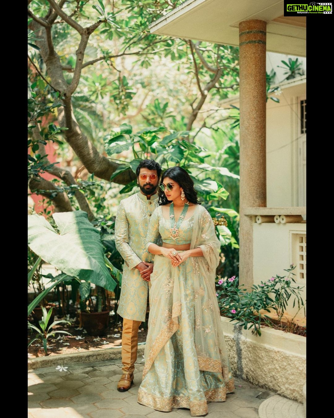 Dushara Vijayan Instagram - Shot by : @aarontheobed Assistance : @kaybee_gram Outfit : @singarajah.uk X @magizham_boutique X @magizham_bridal Jewellery : @challani_jewellery Makeup : @chisellemakeupandhair @makeupbyyesu Hair : @puii_c_ammy Assistance : @blessymakeupandhair Location : @bouteak_india Chennai, India