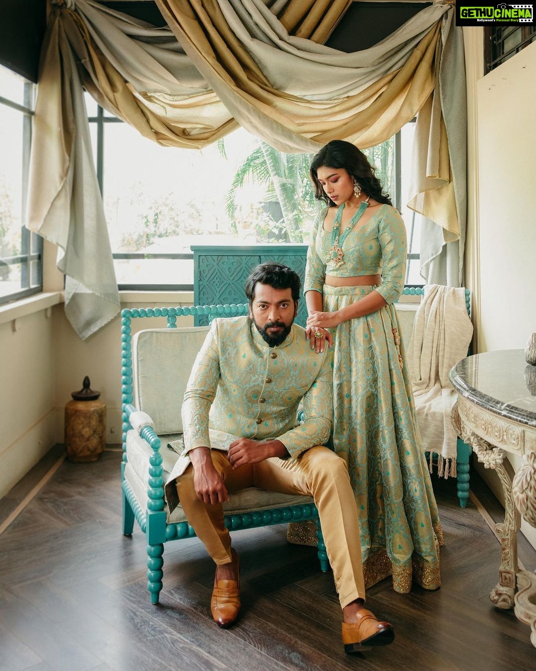 Dushara Vijayan Instagram - Shot by : @aarontheobed Assistance : @kaybee_gram Outfit : @singarajah.uk X @magizham_boutique X @magizham_bridal Jewellery : @challani_jewellery Makeup : @chisellemakeupandhair @makeupbyyesu Hair : @puii_c_ammy Assistance : @blessymakeupandhair Location : @bouteak_india Chennai, India