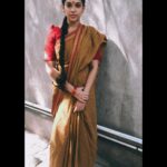 Dushara Vijayan Instagram – “மாரியம்மா”
.
.
.

என் வாழ்க்கையின் பொக்கிஷம்!!!💫✨